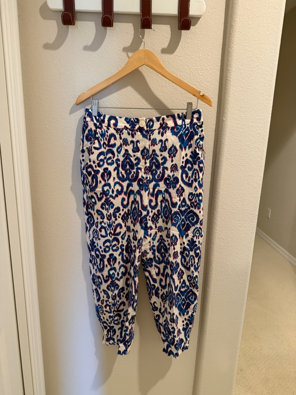 Zara Blue White Printed Cropped Pants